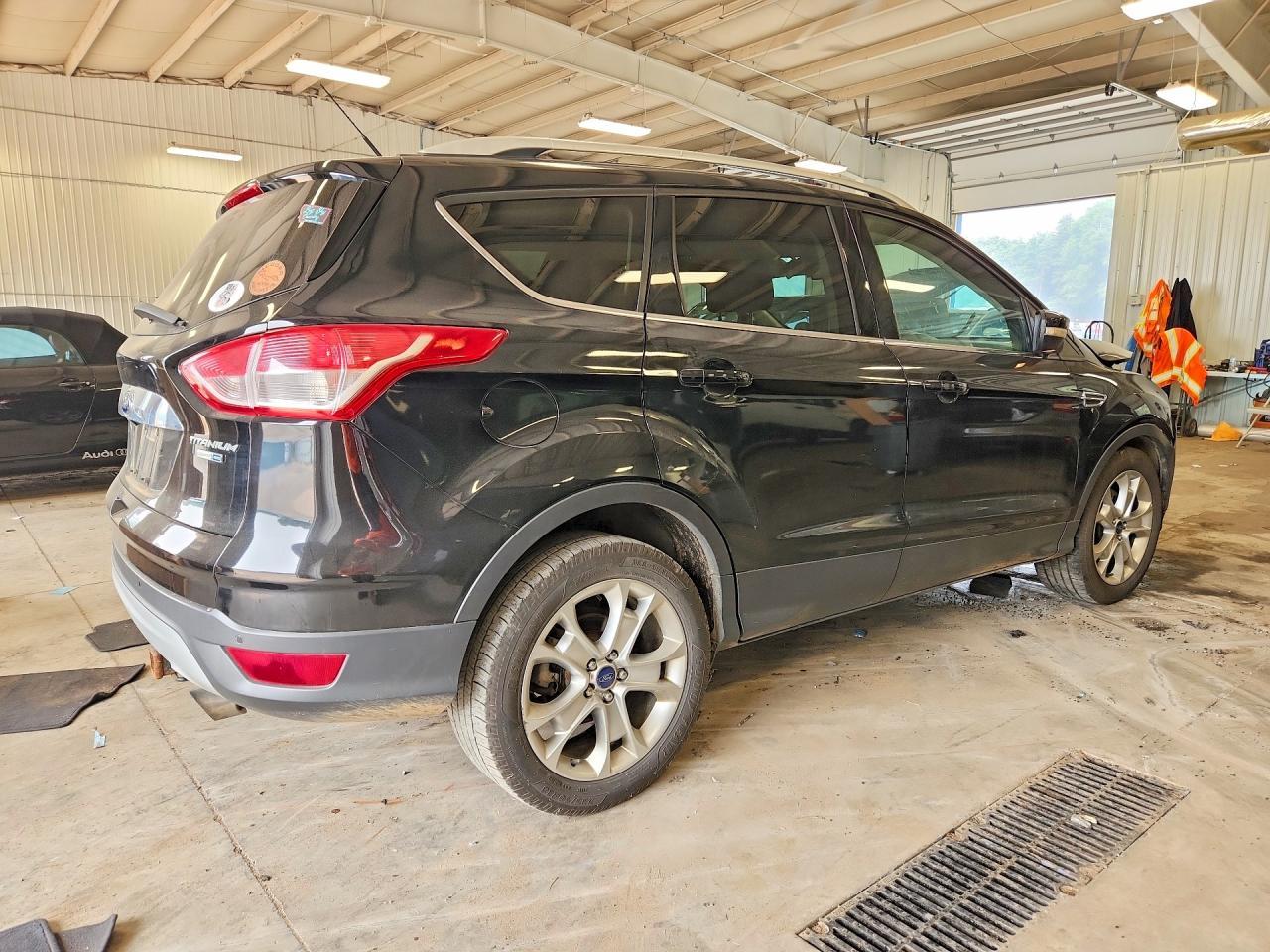 2016 Ford Escape Titanium - zdjęcie 3