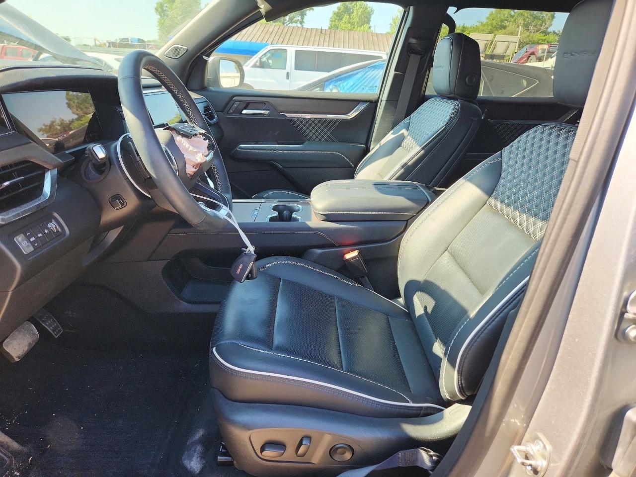 2025 GMC Acadia Denali - zdjęcie 7