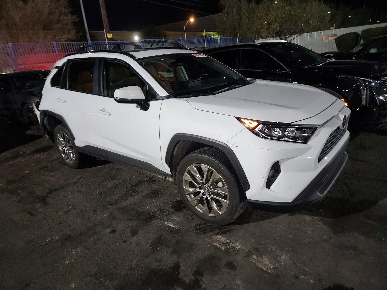 2019 Toyota Rav4 Xle Premium - zdjęcie 4