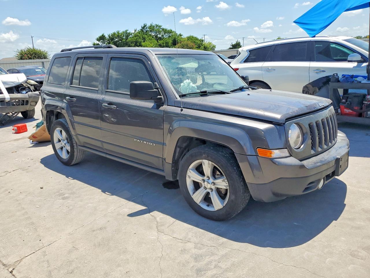 2016 Jeep Patriot Latitude - zdjęcie 4
