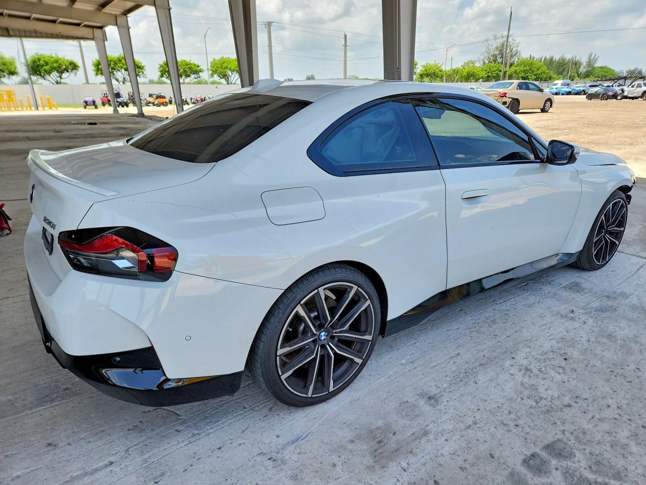 2024 BMW 230I - zdjęcie 3