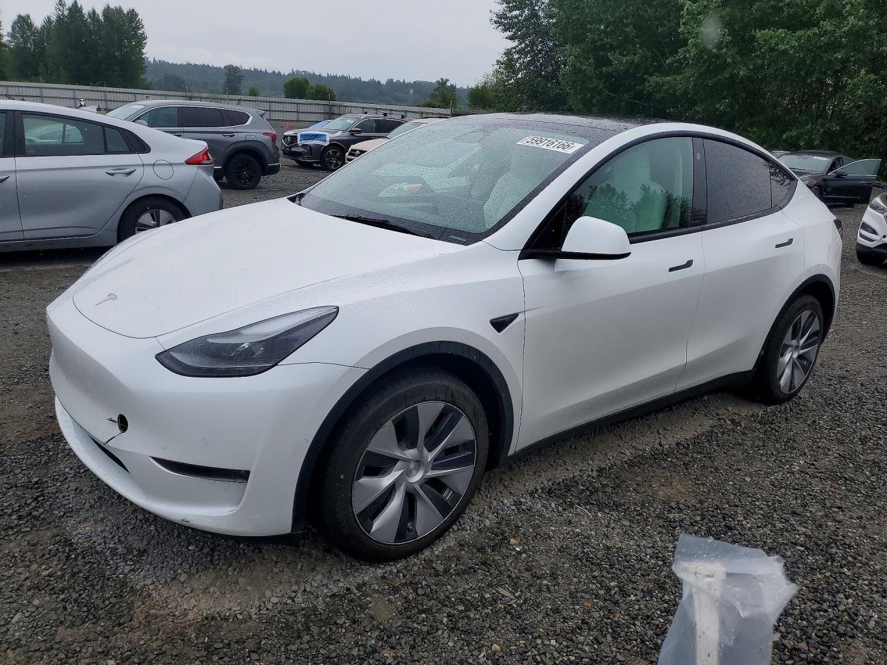 2022 Tesla Model Y - zdjęcie główne
