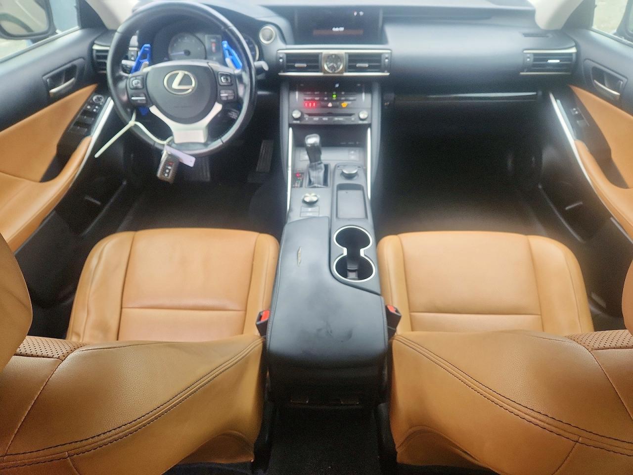 2017 Lexus Is 300 - zdjęcie 8