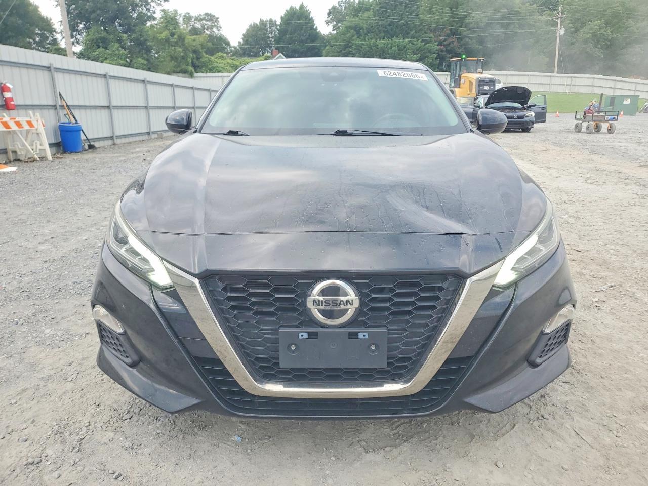 2020 Nissan Altima Sr - zdjęcie 5