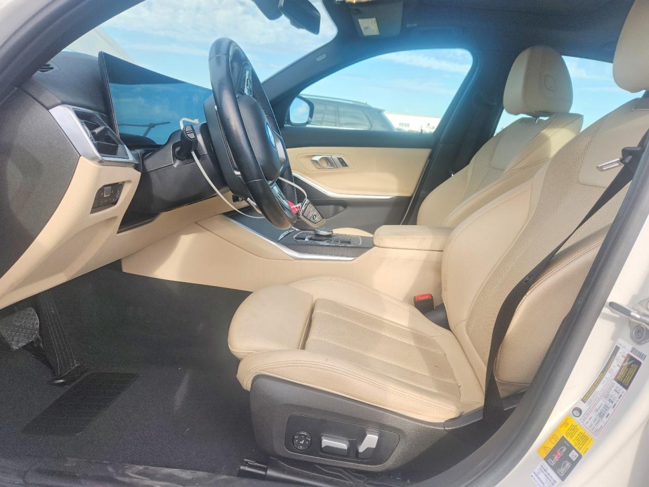 2023 BMW 330Xe - zdjęcie 7