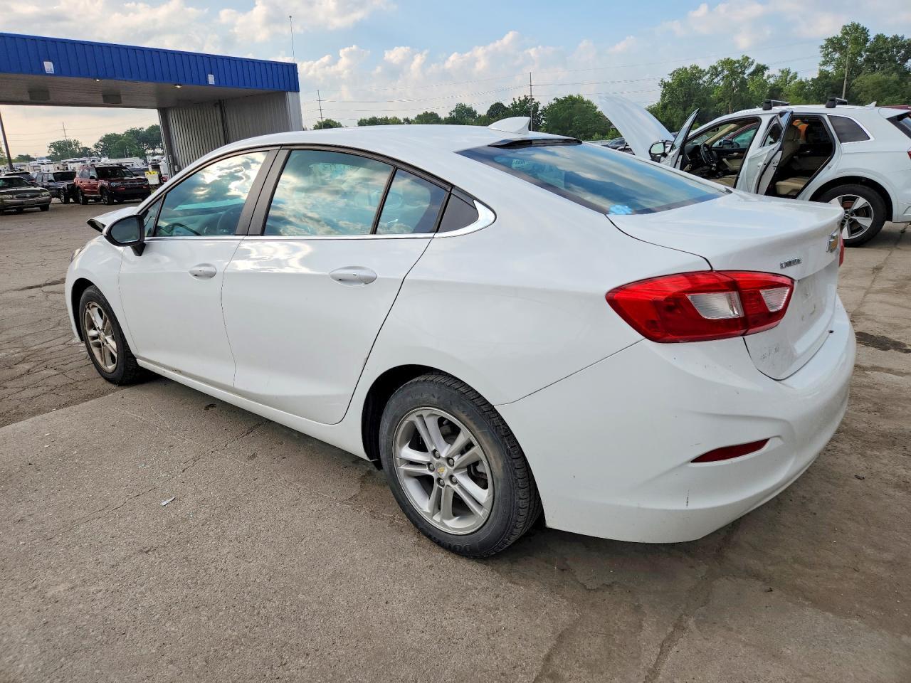 2016 Chevrolet Cruze Lt - zdjęcie 2