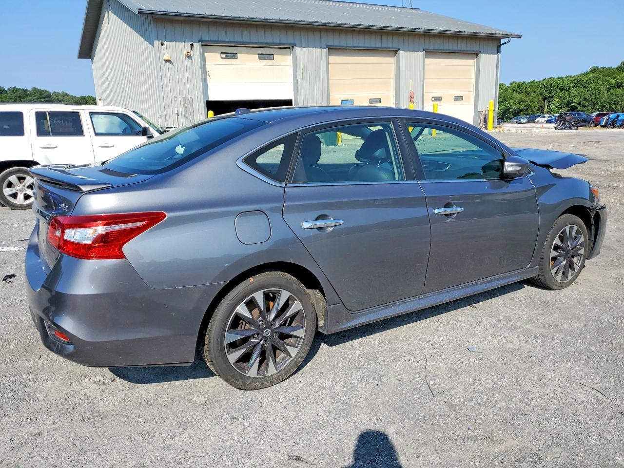 2018 Nissan Sentra - zdjęcie 3