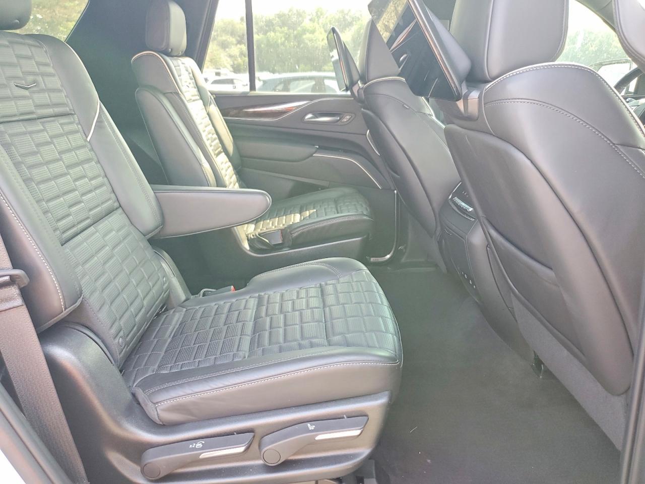 2023 Cadillac Escalade Sport Platinum - zdjęcie 11