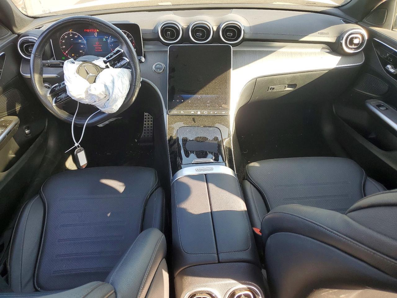 2025 Mercedes-Benz C 300 - zdjęcie 8