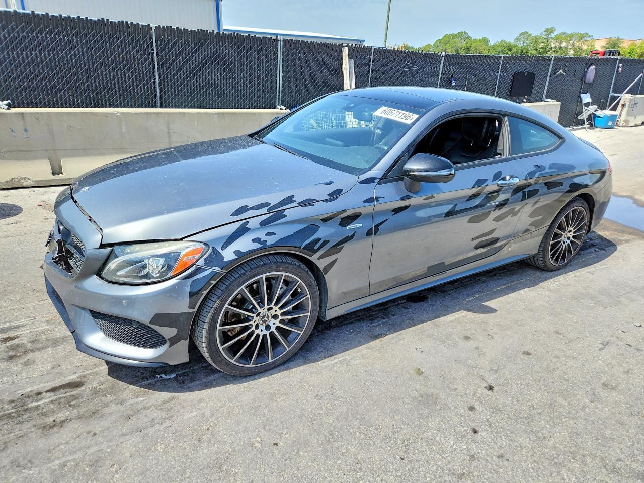 2017 Mercedes-Benz C 300 - zdjęcie główne