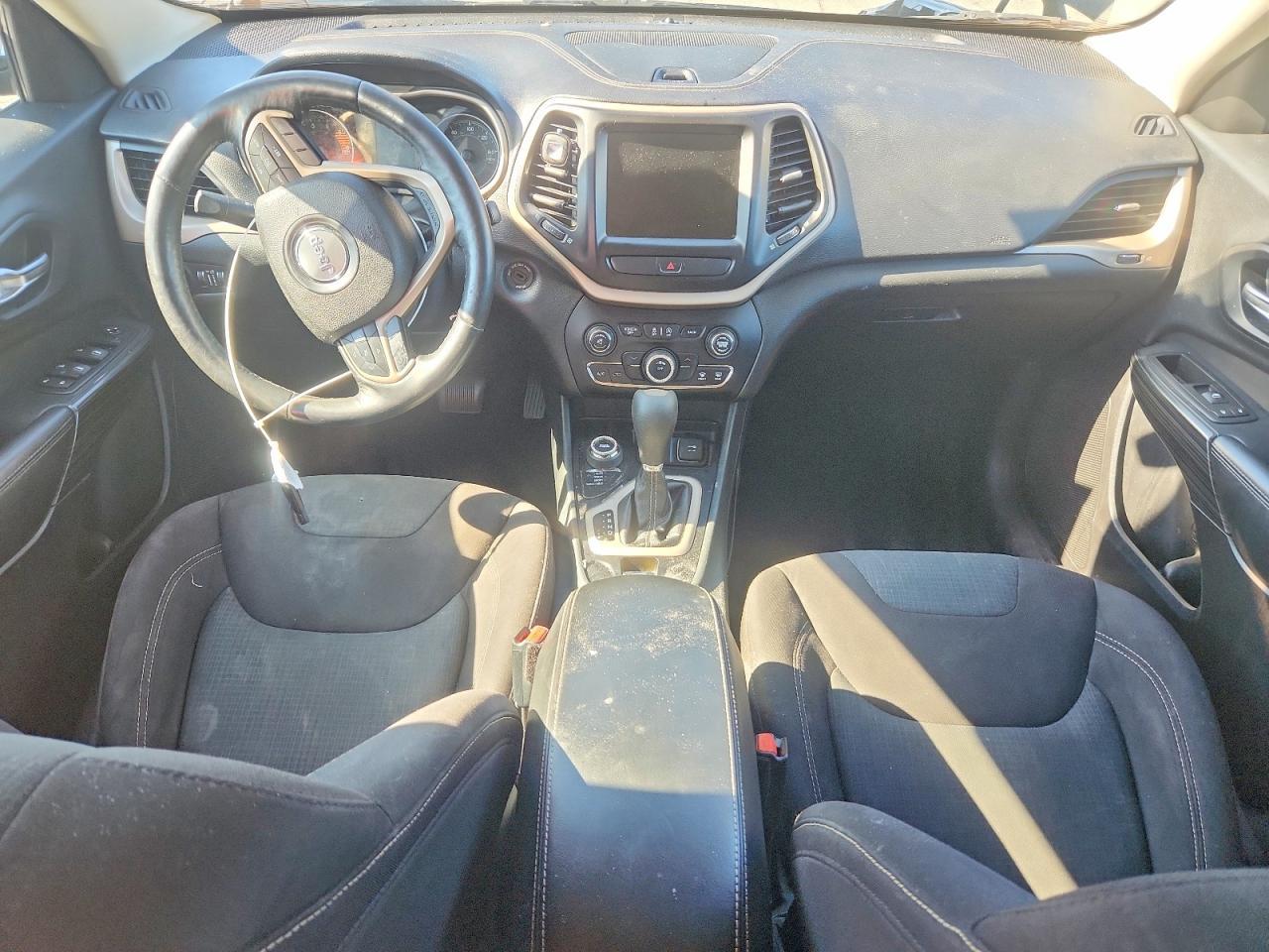 2016 Jeep Cherokee Latitude - zdjęcie 15