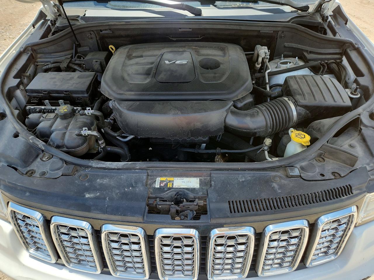 2017 Jeep Grand Cherokee Overland - zdjęcie 12