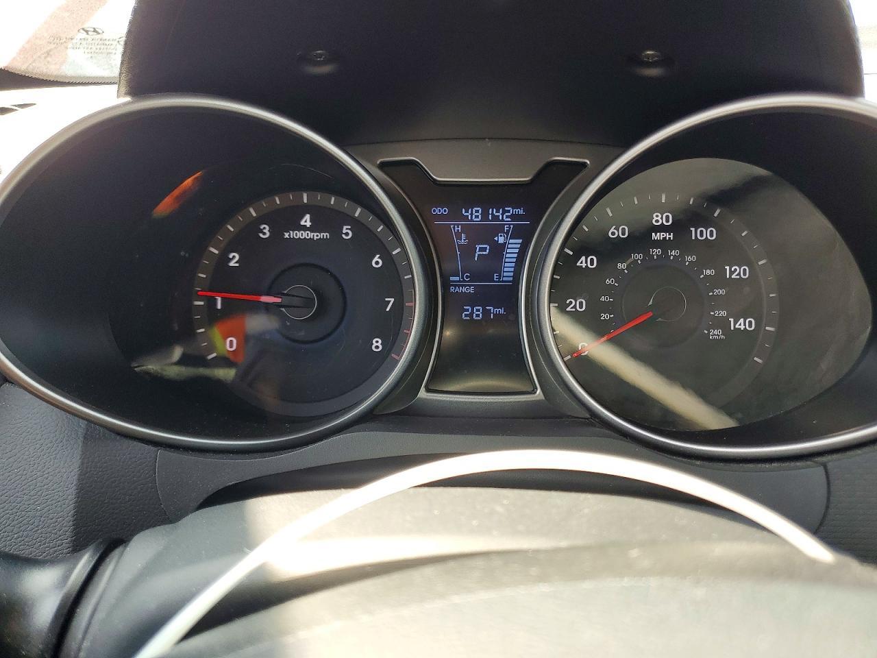 2014 Hyundai Veloster Base - zdjęcie 9
