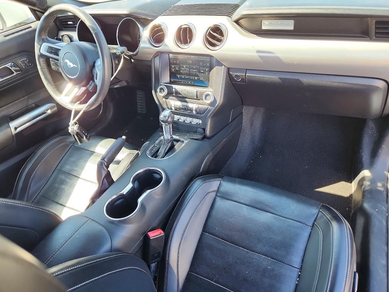 2015 Ford Mustang - zdjęcie 8