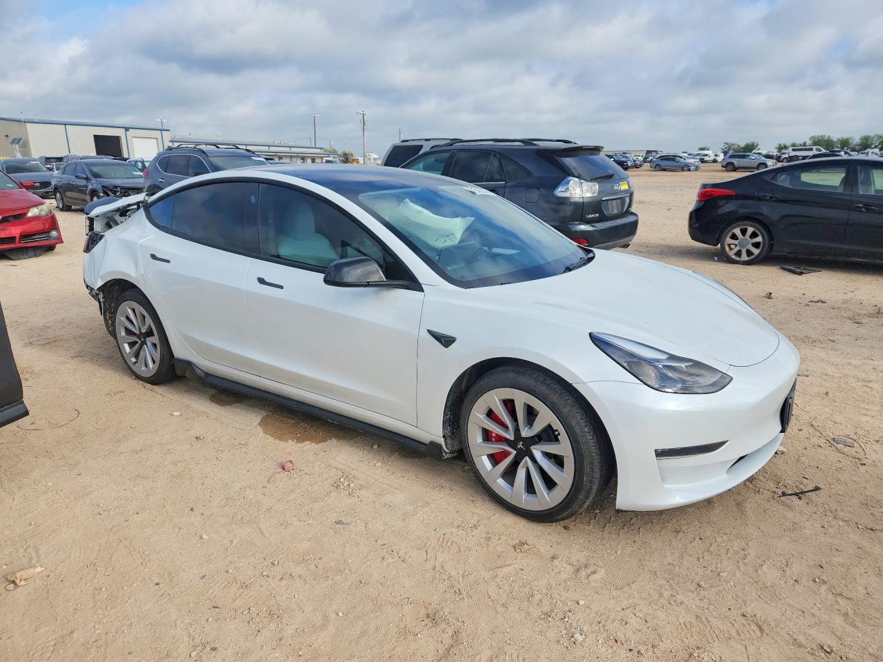 2023 Tesla Model 3 - zdjęcie 4