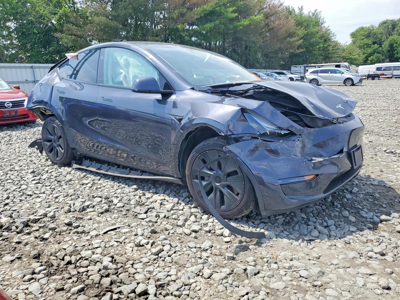 2024 Tesla Model Y - zdjęcie 4