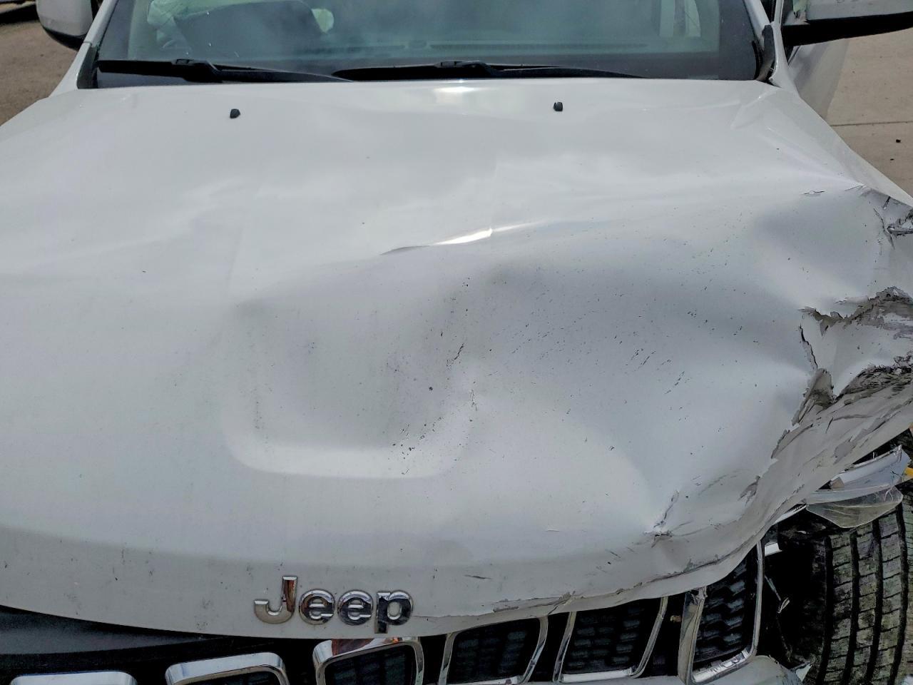 2021 Jeep Grand Cherokee Laredo - zdjęcie 11