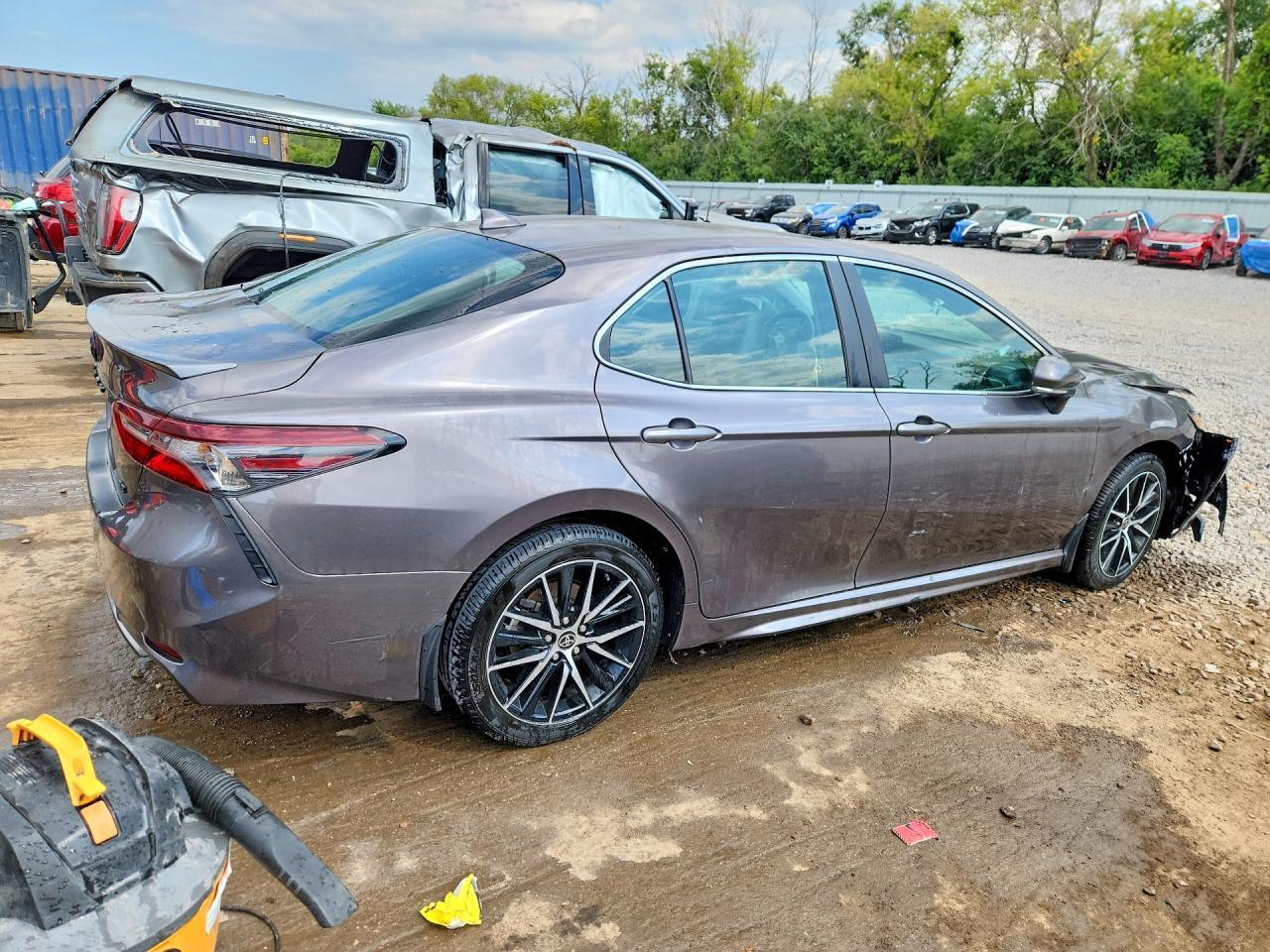 2023 Toyota Camry Se - zdjęcie 3