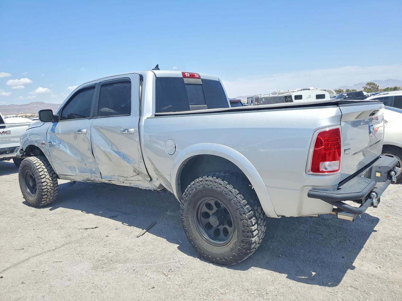 2017 Ram 1500 Laramie - zdjęcie 2