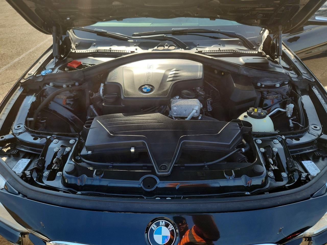 2018 BMW 320 Xi - zdjęcie 11