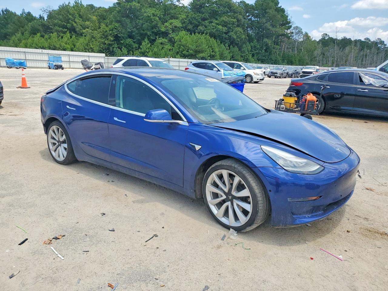 2020 Tesla Model 3 - zdjęcie 4