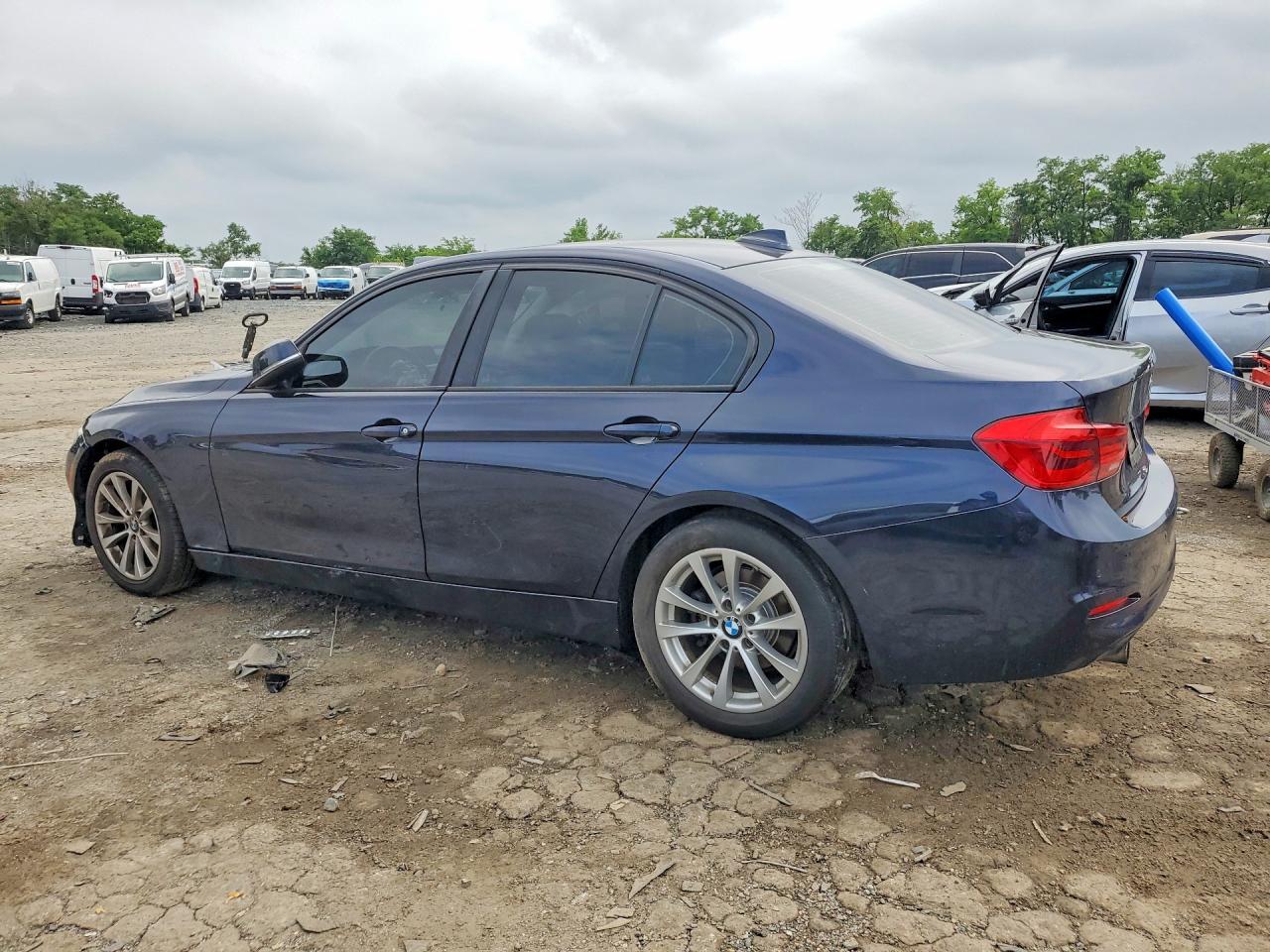 2017 BMW 320 I - zdjęcie 2