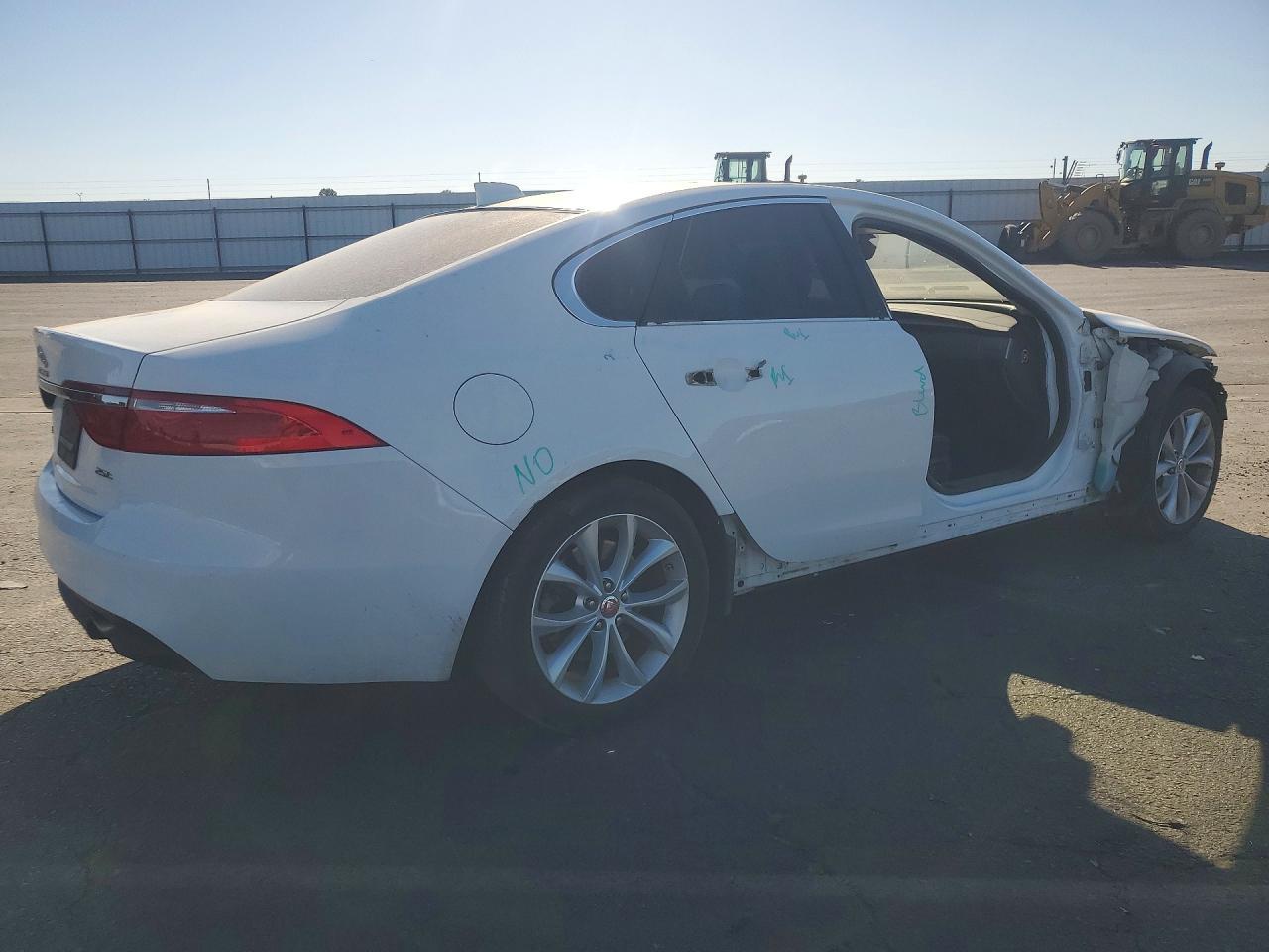 2018 Jaguar Xf Premium - zdjęcie 3