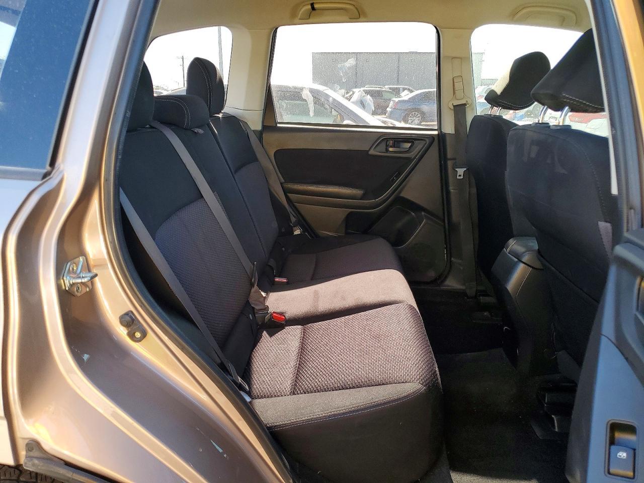 2016 Subaru Forester 2.5I - zdjęcie 11