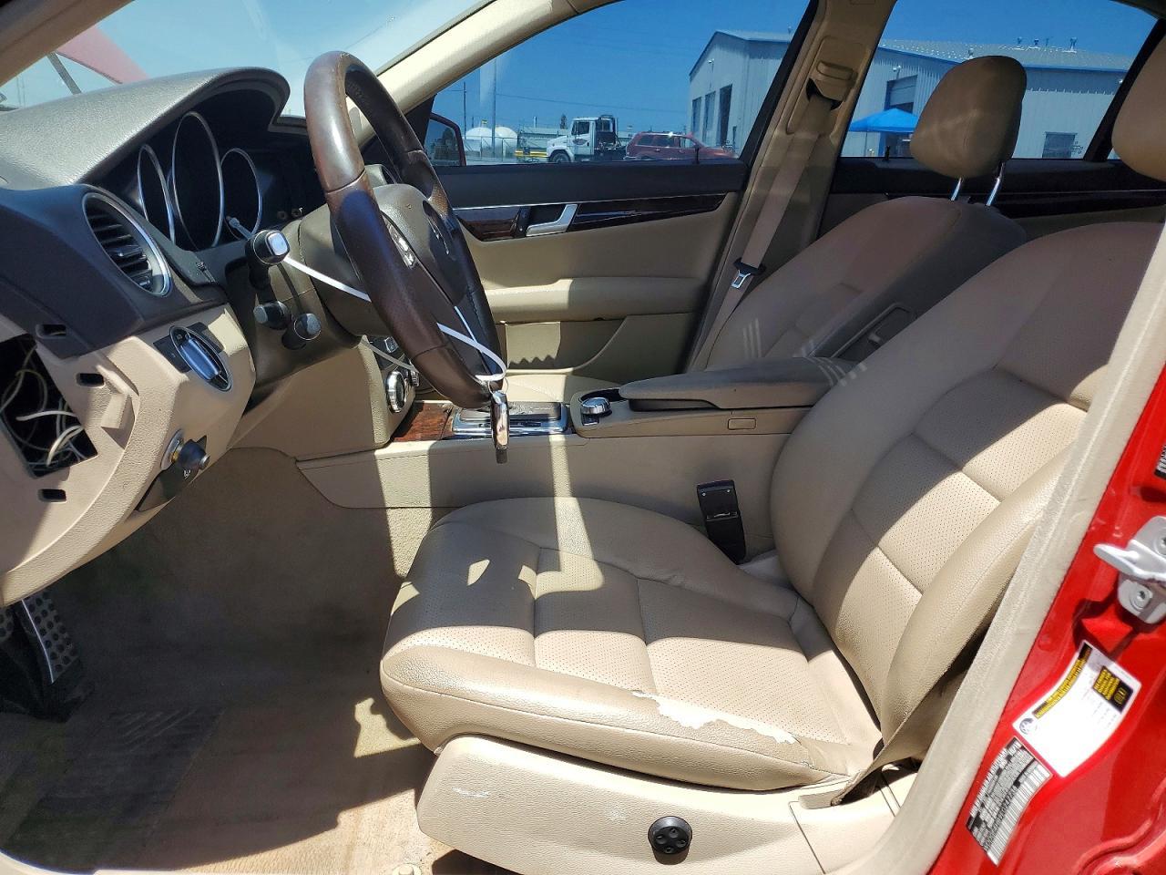 2014 Mercedes-Benz C 250 - zdjęcie 7