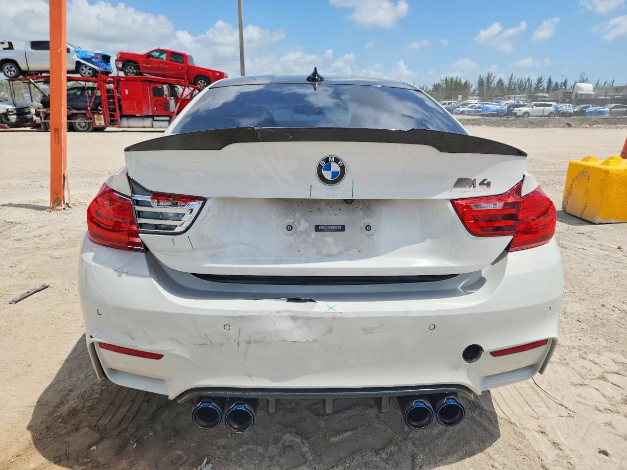 2015 BMW M4 - zdjęcie 6