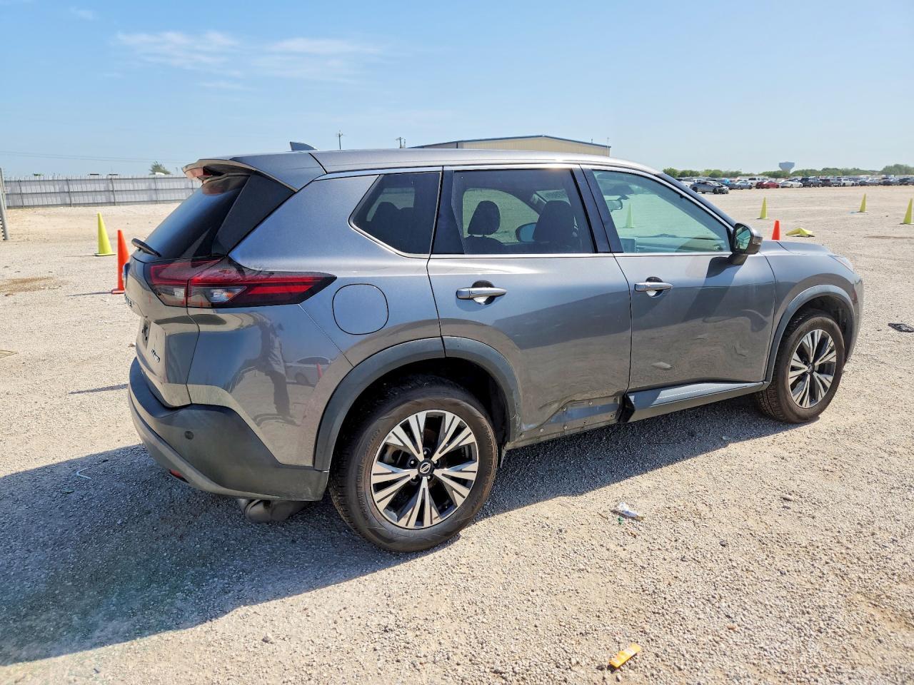 2021 Nissan Rogue Sv - zdjęcie 3