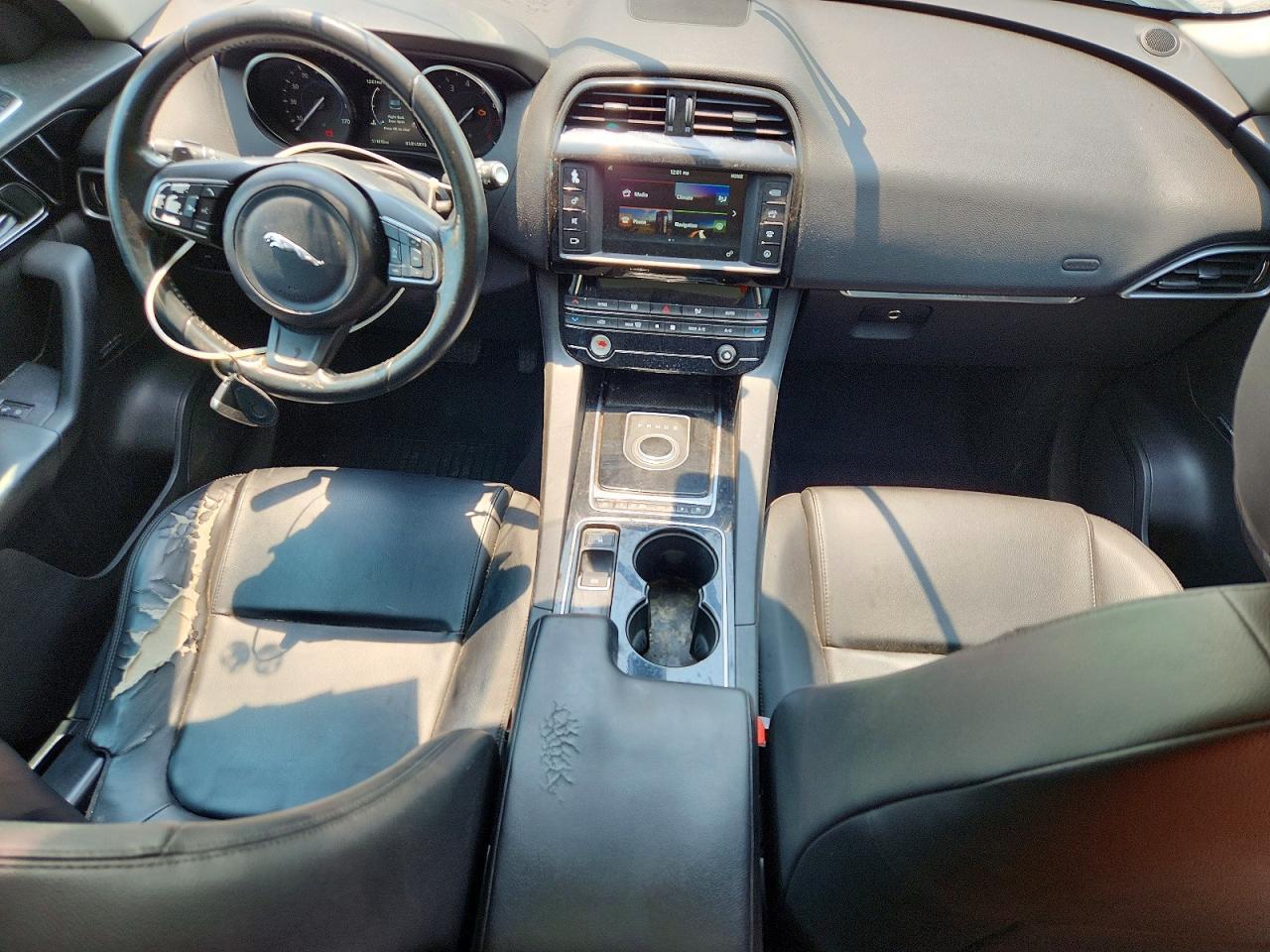 2017 Jaguar F-Pace - zdjęcie 8