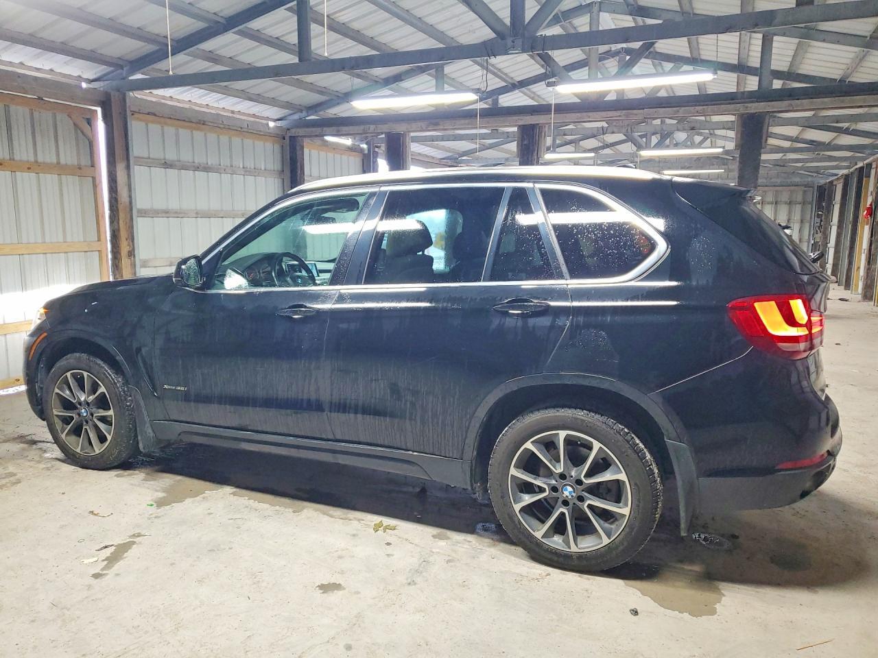 2017 BMW X5 xDrive35I - zdjęcie 2