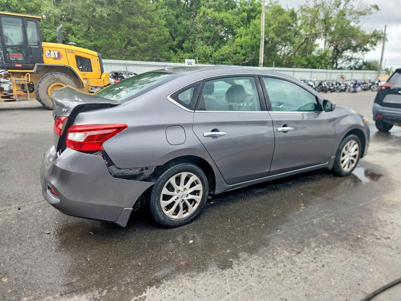 2018 Nissan Sentra Sv - zdjęcie 3