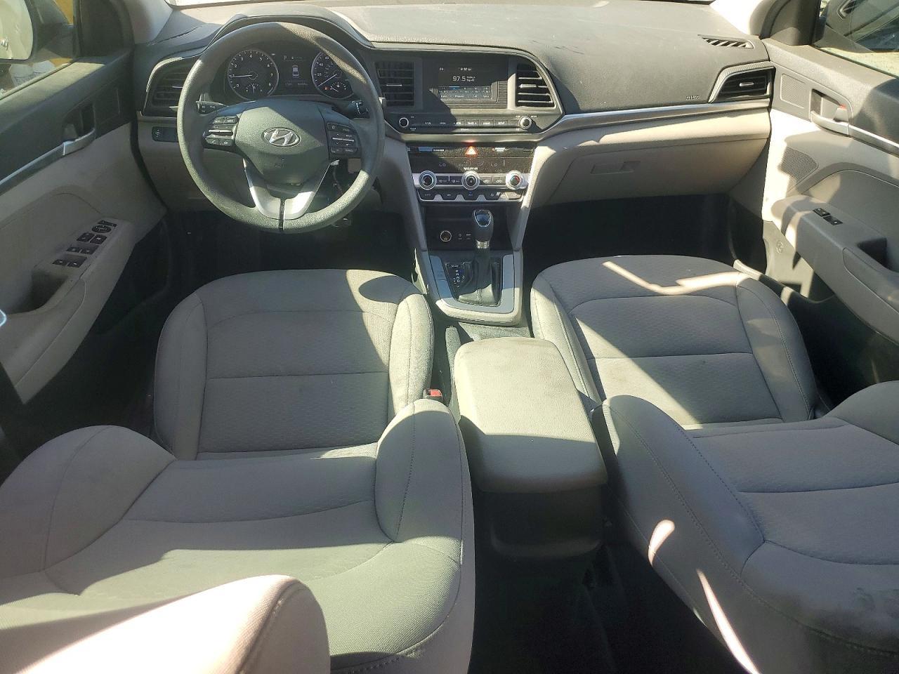 2020 Hyun Elantra Se - zdjęcie 8