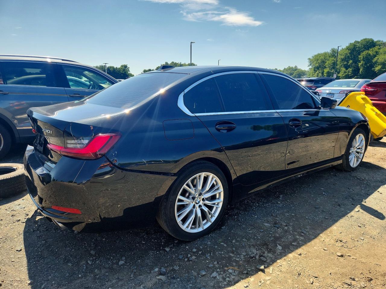 2024 BMW 330I - zdjęcie 3