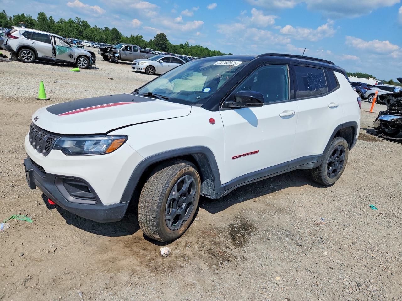 2023 Jeep Compass Trailhawk - zdjęcie główne