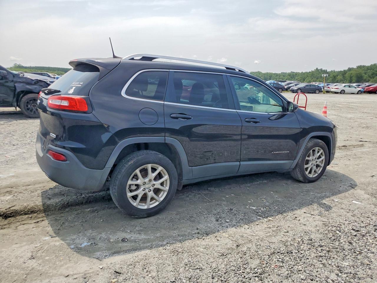 2017 Jeep Cherokee Latitude - zdjęcie 3