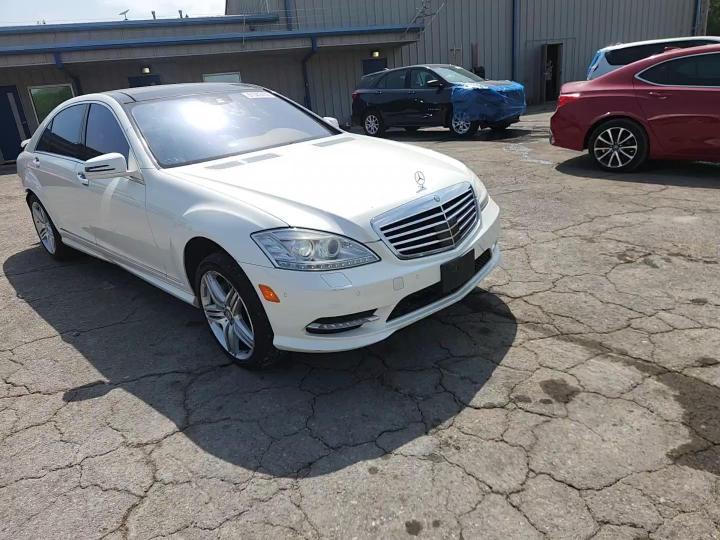 2013 Mercedes-Benz S 550 - zdjęcie 13