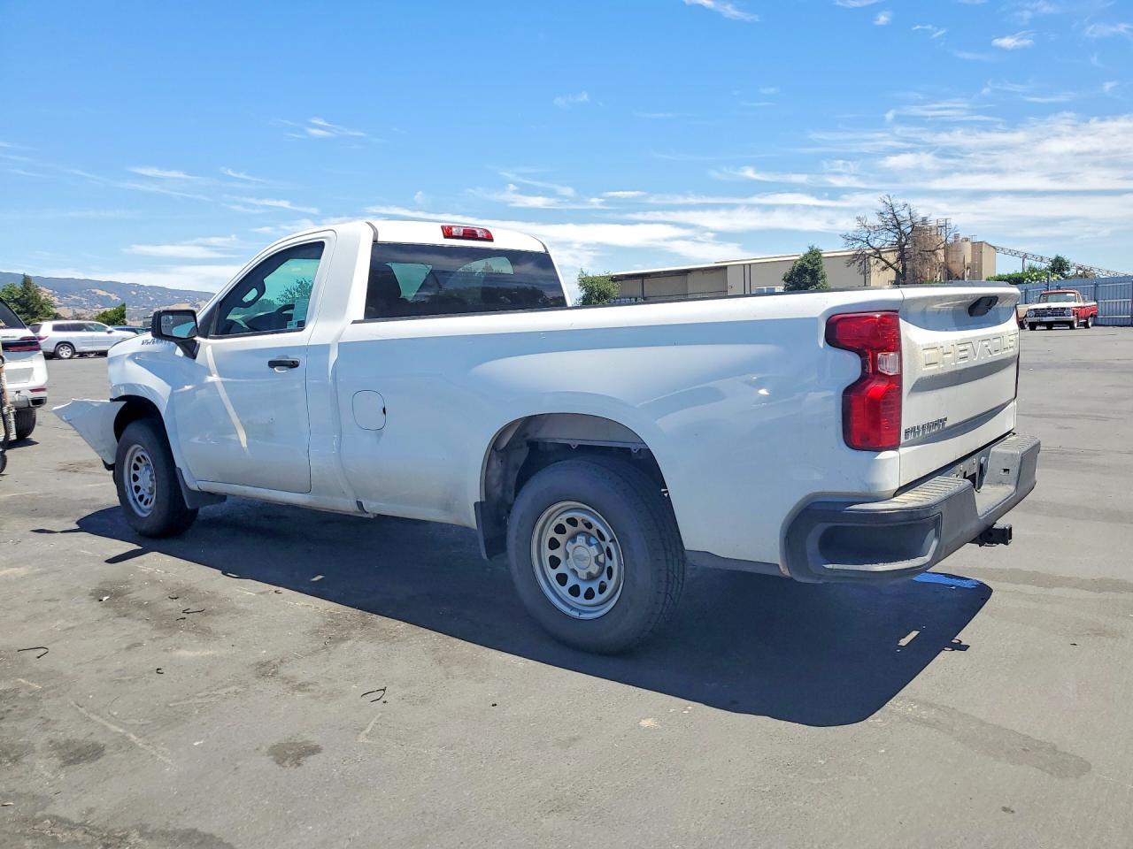 2019 Chevrolet Silverado C1500 - zdjęcie 2