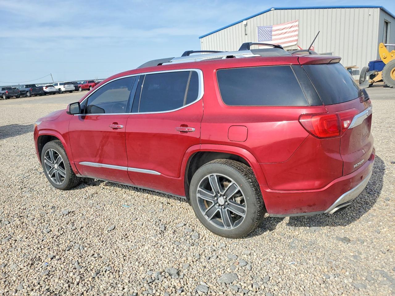 2019 GMC Acadia Denali - zdjęcie 2