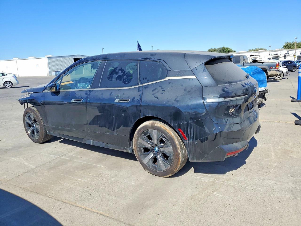 2024 BMW Ix xDrive50 - zdjęcie 2