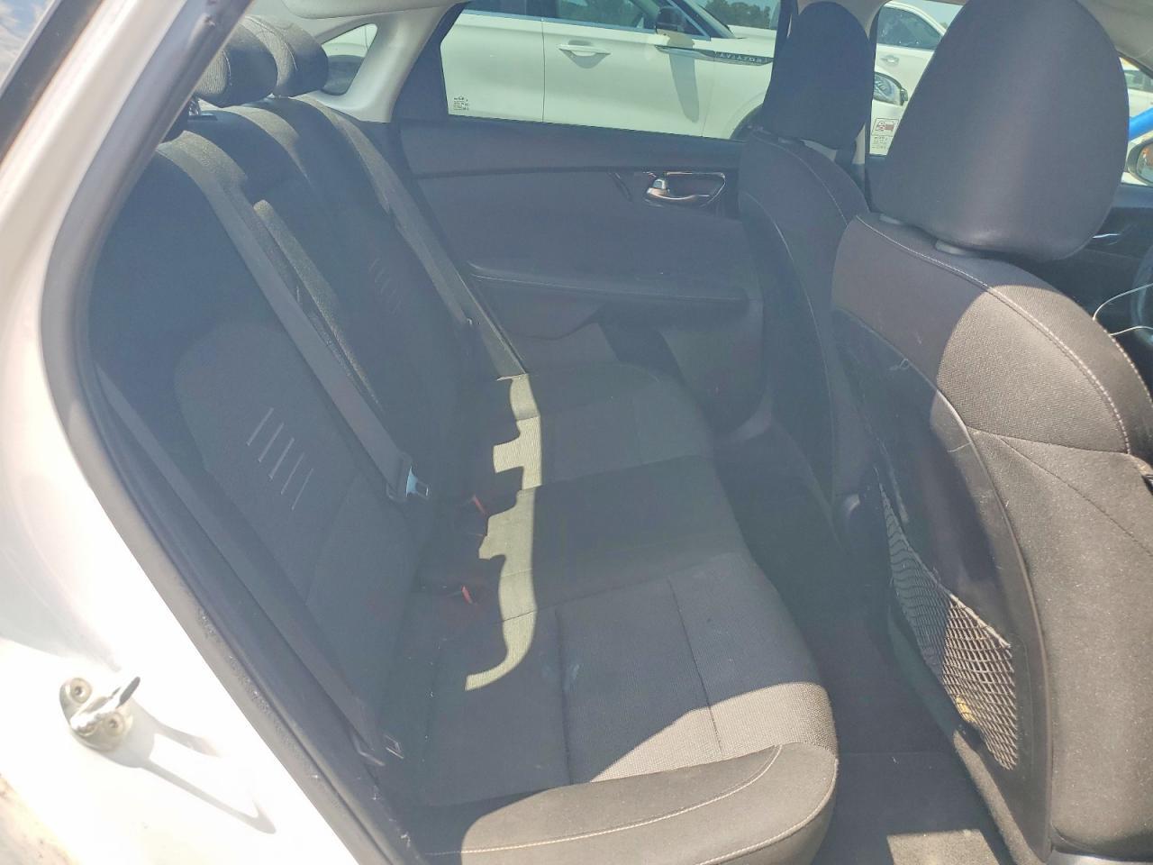 2019 Kia Forte S - zdjęcie 10