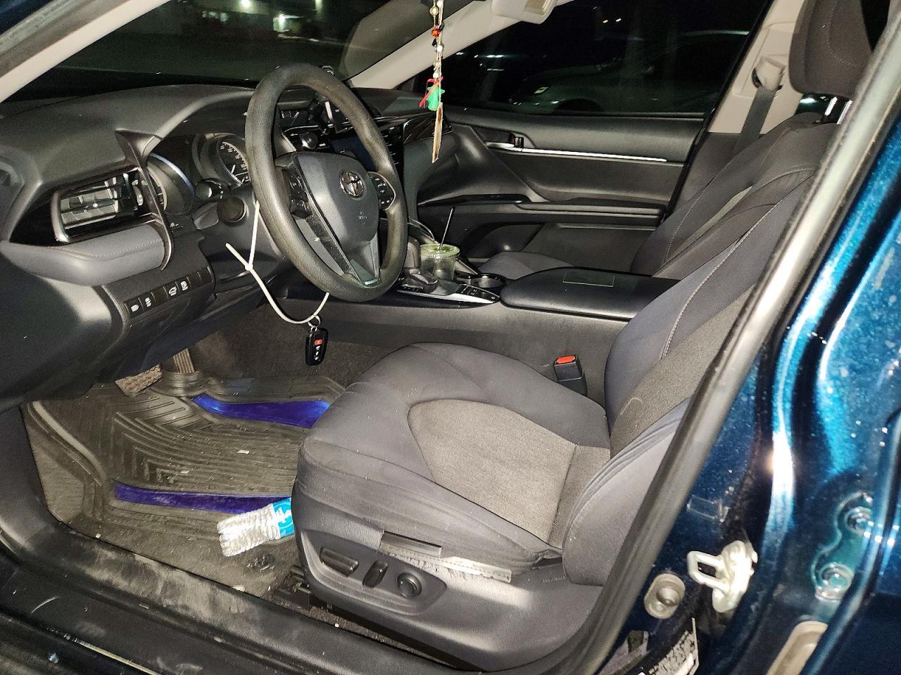 2019 Toyota Camry Le - zdjęcie 7