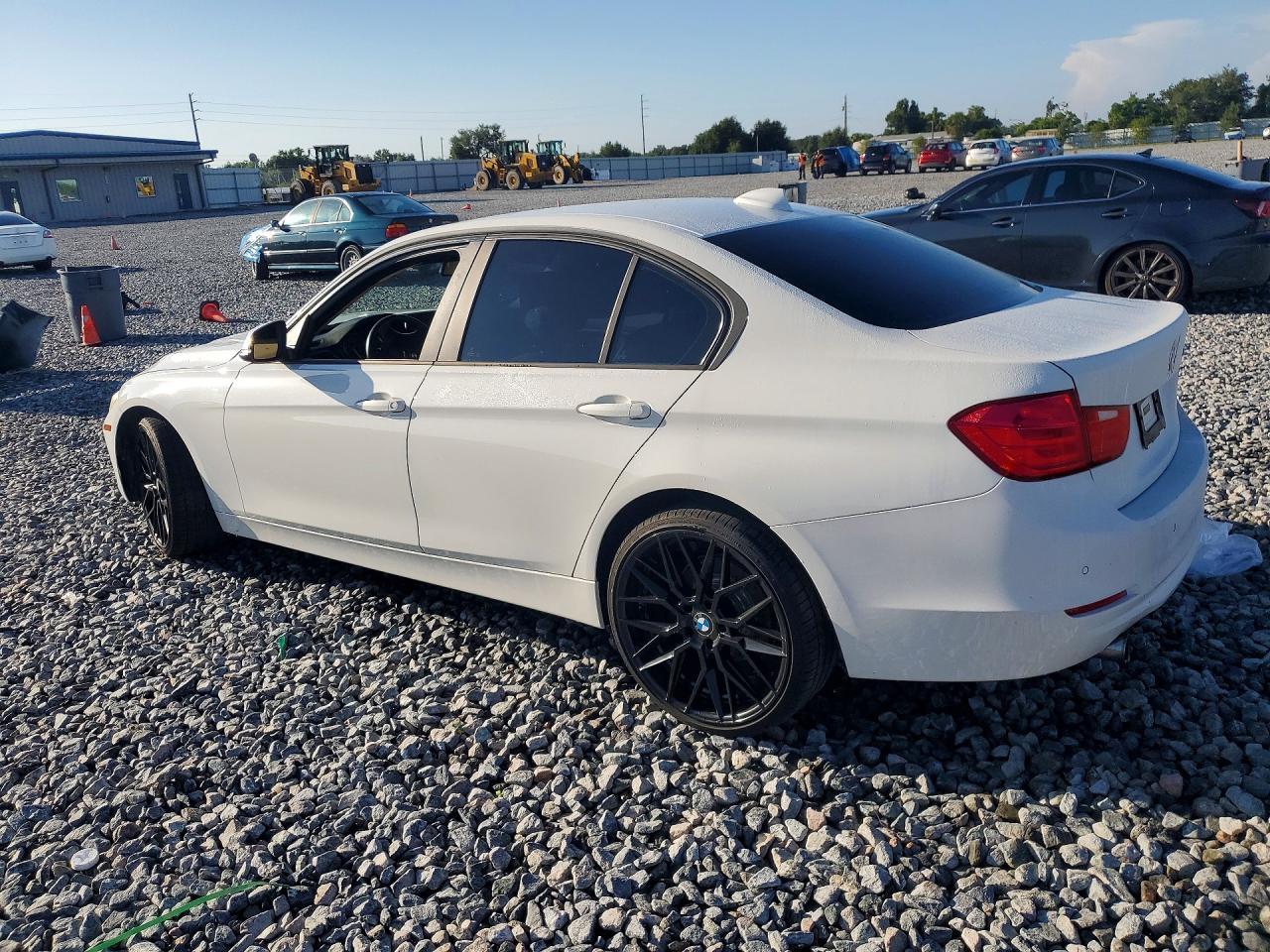 2015 BMW 320 I - zdjęcie 2