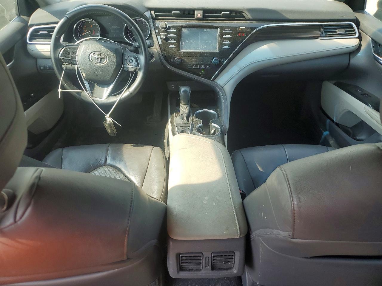 2018 Toyota Camry Xle - zdjęcie 8