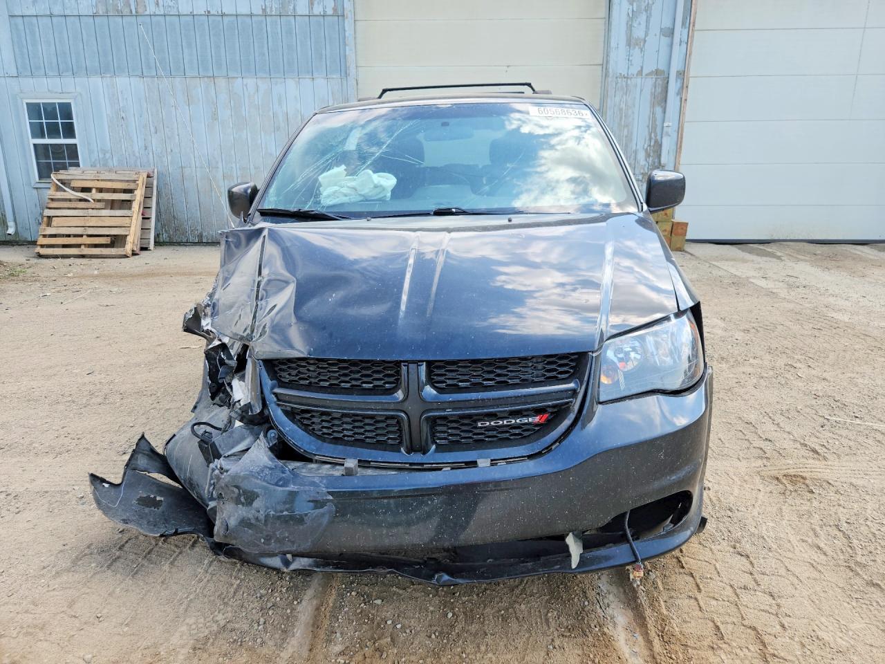 2016 Dodge Grand Caravan R/T - zdjęcie 5