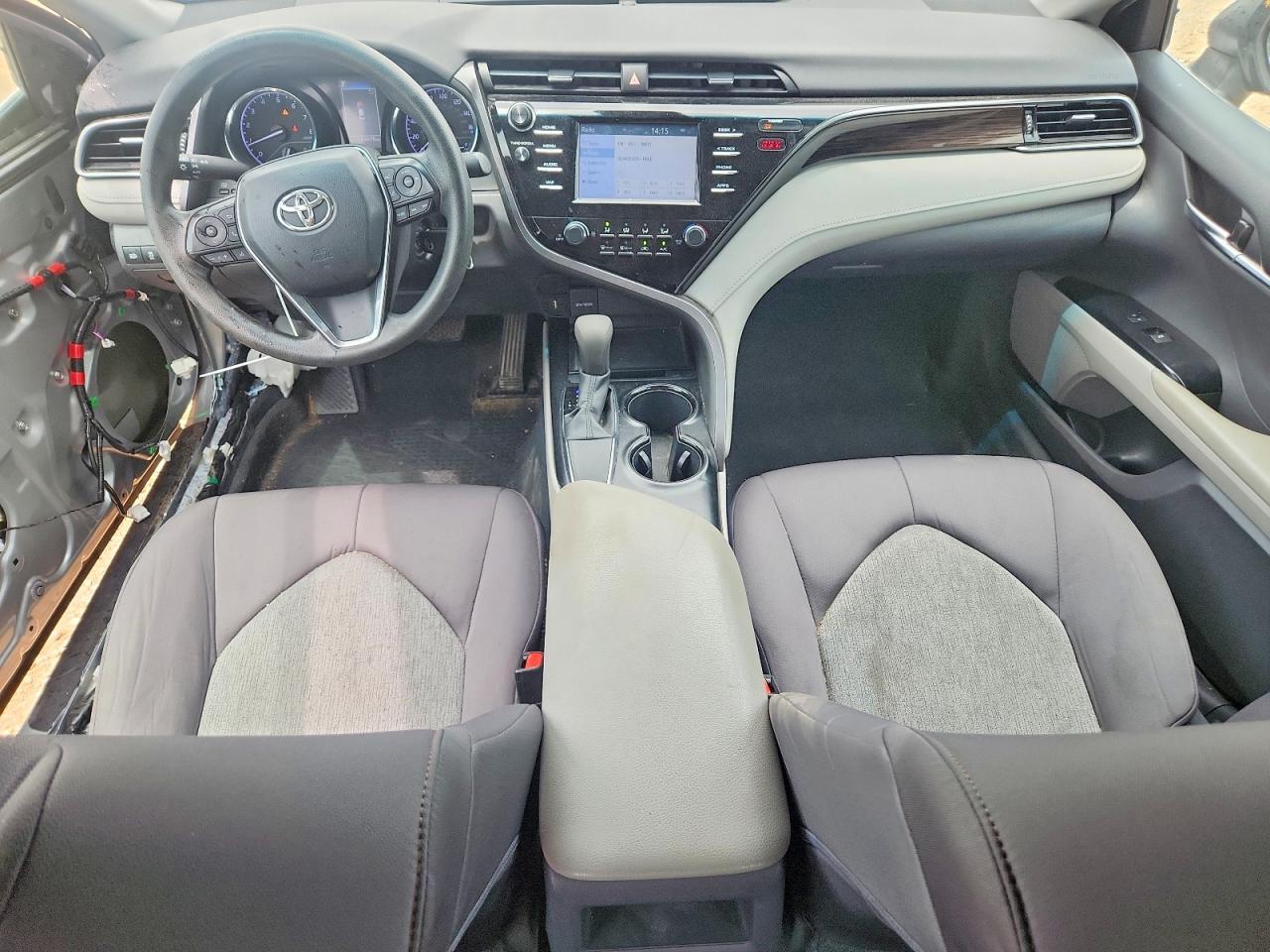 2019 Toyota Camry Le - zdjęcie 8