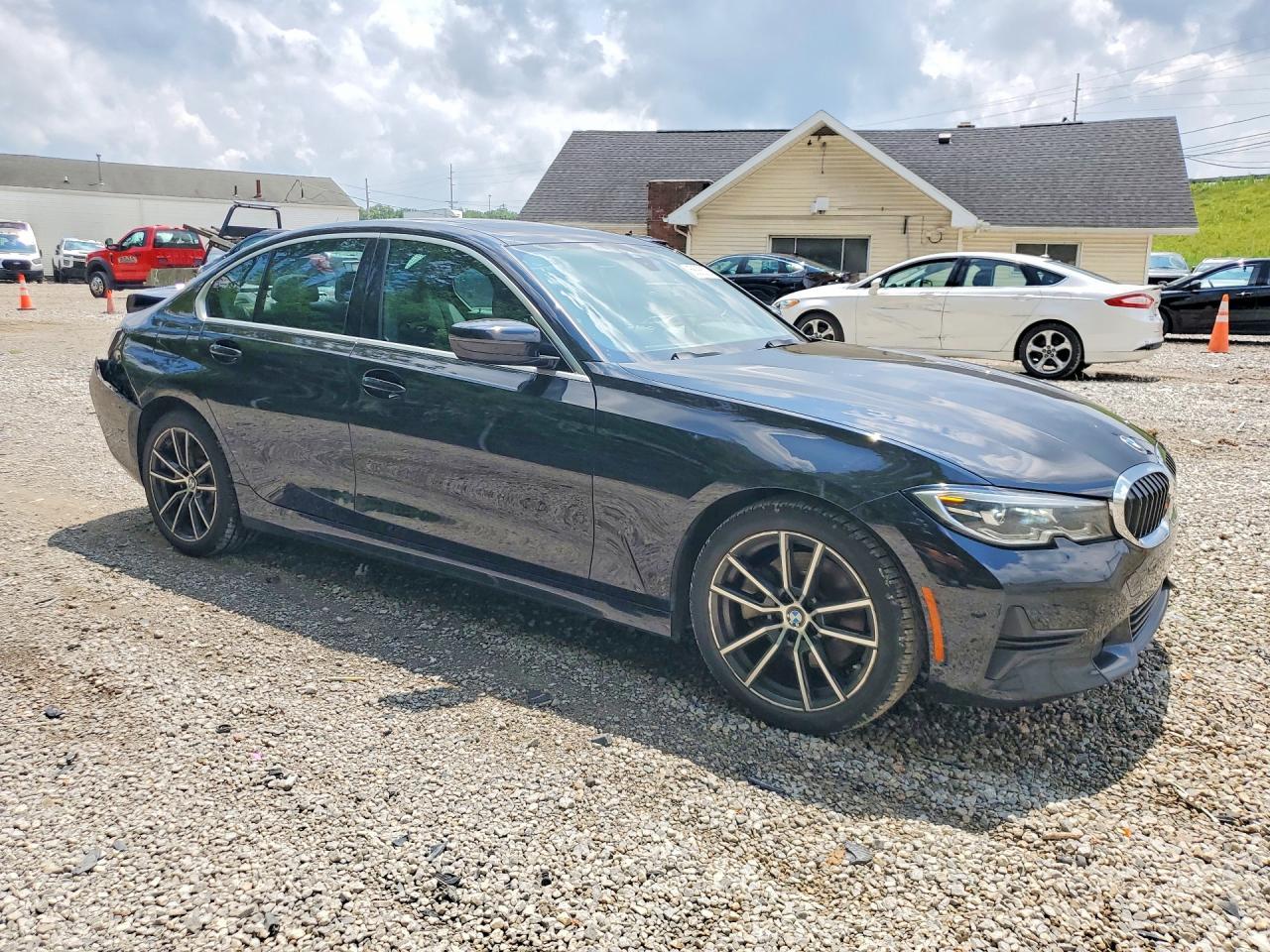 2020 BMW 330I - zdjęcie 4