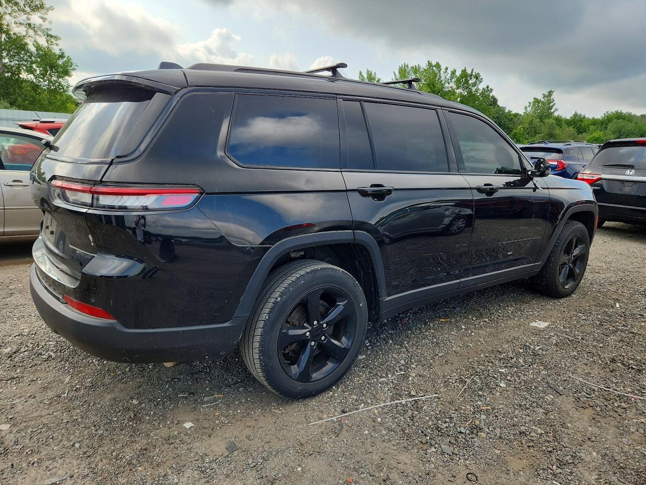 2022 Jeep Grand Cherokee L Laredo - zdjęcie 3
